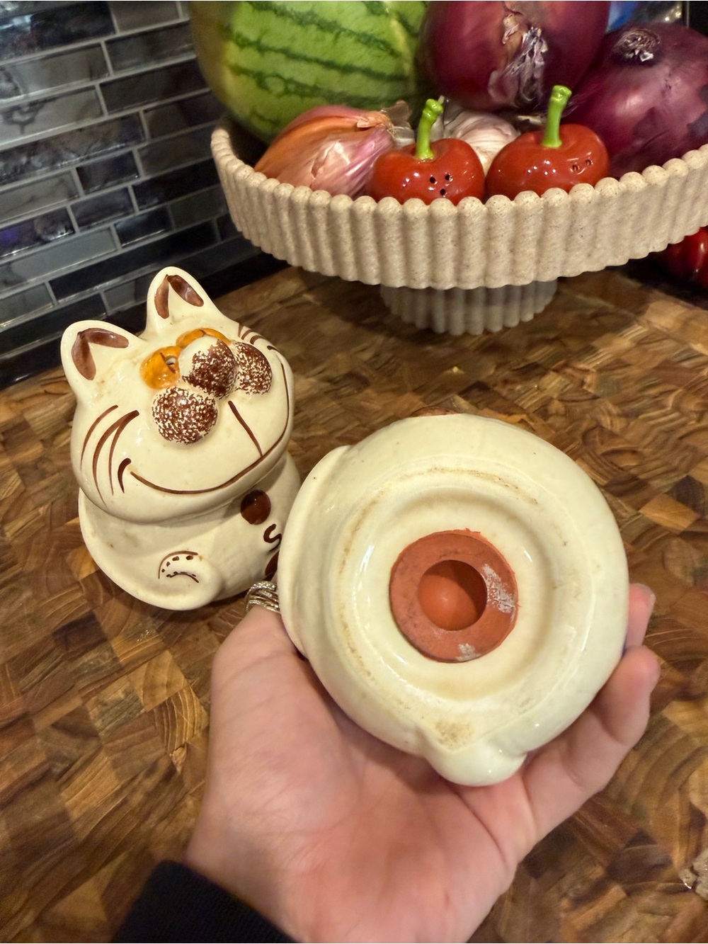 Vintage Ceramic Cat Salt & Pepper Shakers 🐱 - Picture 4 of 5